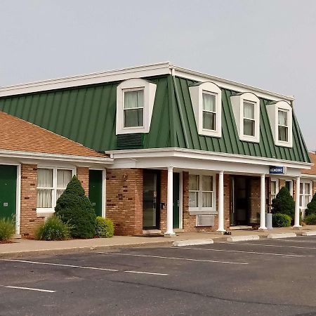 Travelodge By Wyndham New Philadelphia Buitenkant foto
