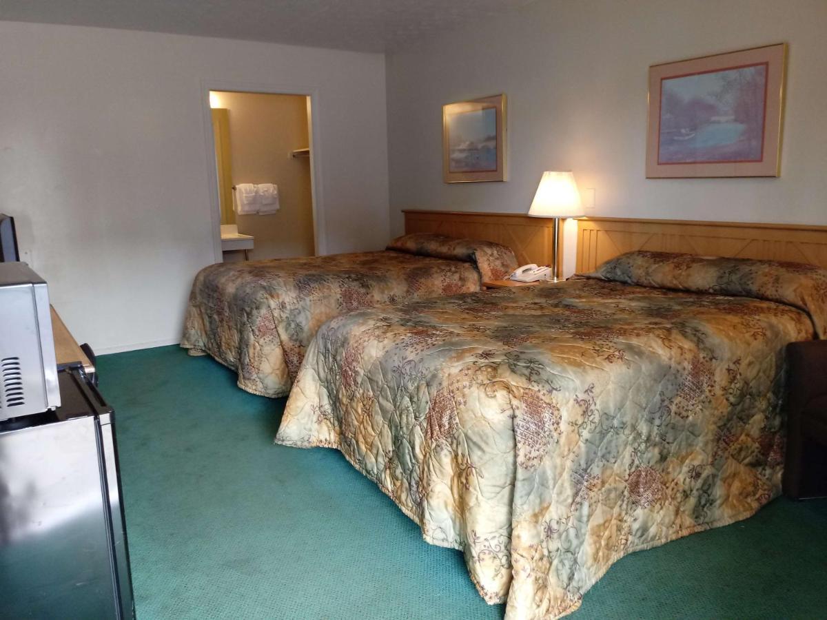 Travelodge By Wyndham New Philadelphia Buitenkant foto