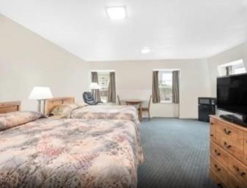 Travelodge By Wyndham New Philadelphia Buitenkant foto